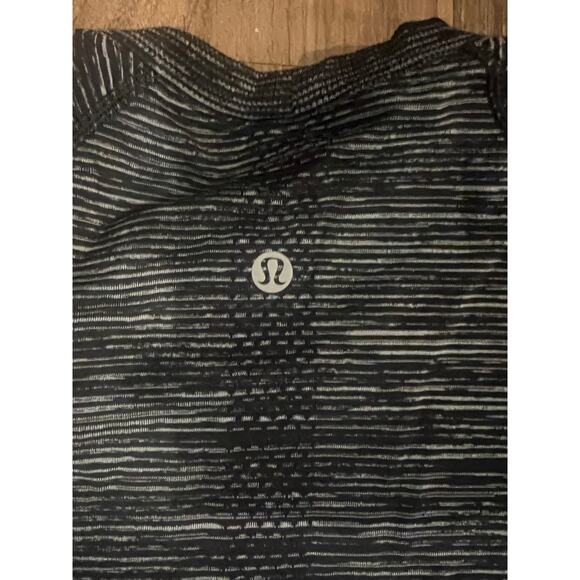 Lululemon short sleeve top - Picture 3 of 4